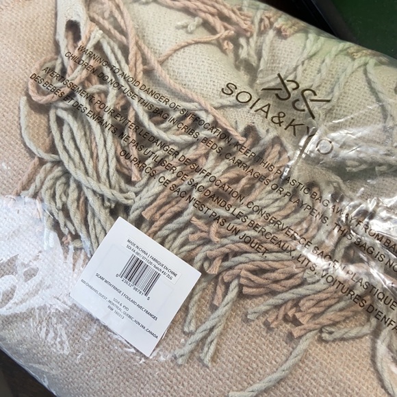 Soia & Kyo Women’s Woven Scarfigan with Fringe - Picture 3 of 3